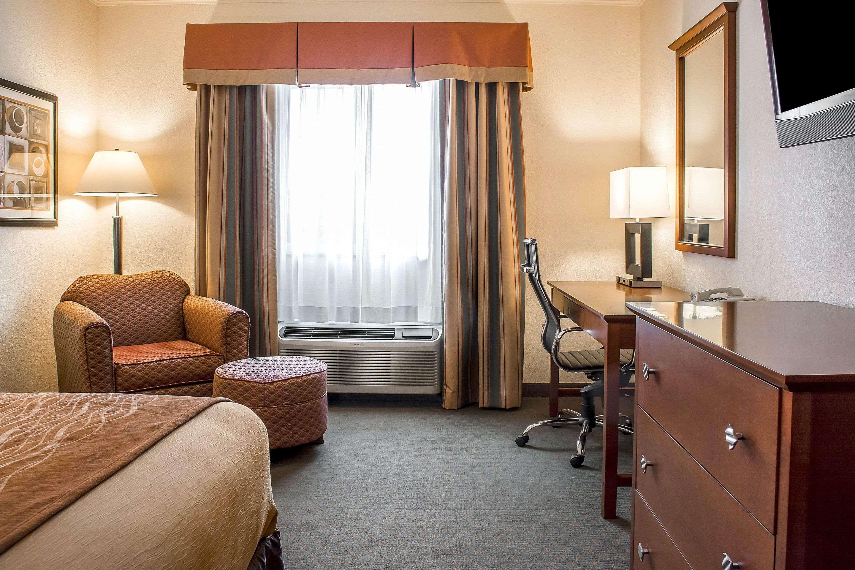 Comfort Inn Near University Хънтсвил Екстериор снимка